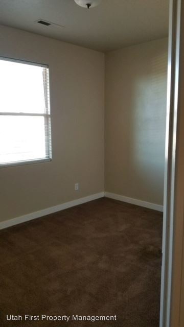Building Photo - 1330 N 1570 W