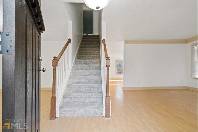 Building Photo - 1095 King Way Ct