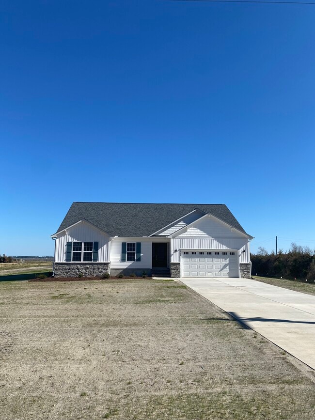 Building Photo - 960 Country Club Rd