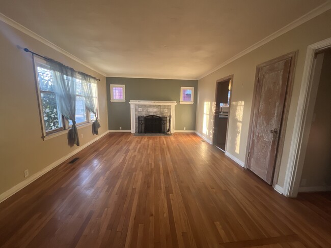Foto del edificio - 4706 Interlake Ave N