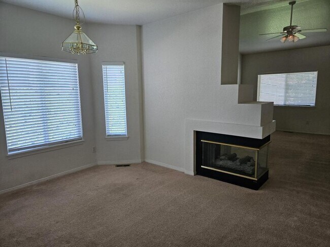 Foto del edificio - 500 Rider Ridge Dr