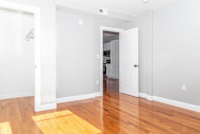 Building Photo - 16 Gaston St