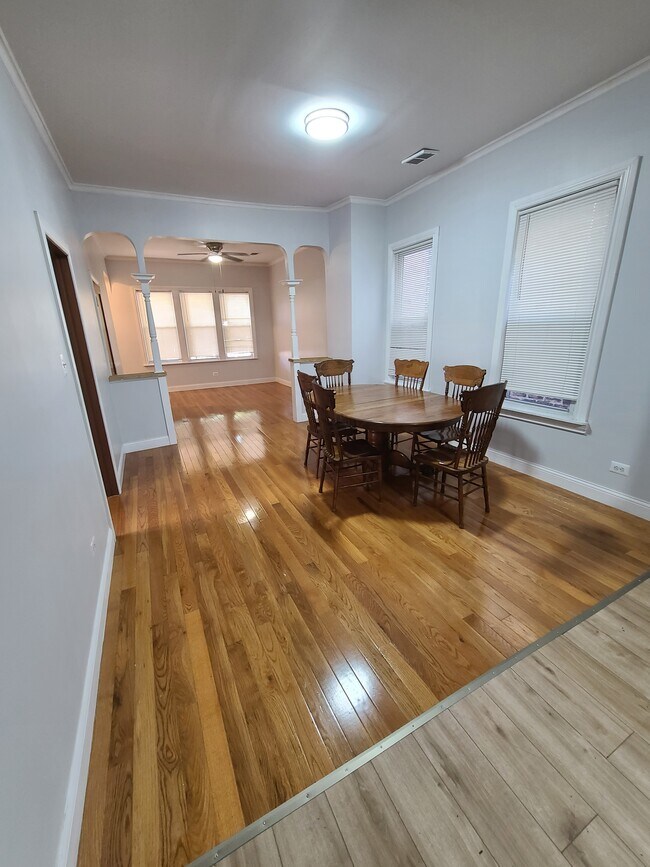 Foto del edificio - 1924 S Washtenaw Ave