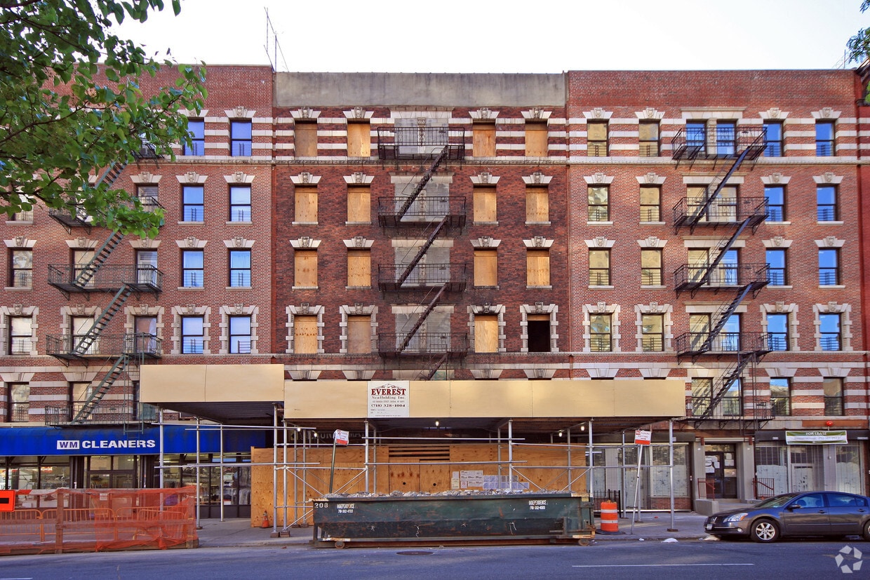 Primary Photo - 2427 Apartments