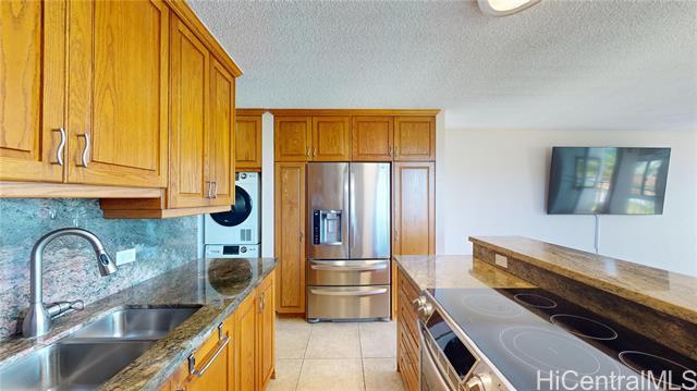 Building Photo - 2611 Ala Wai Blvd