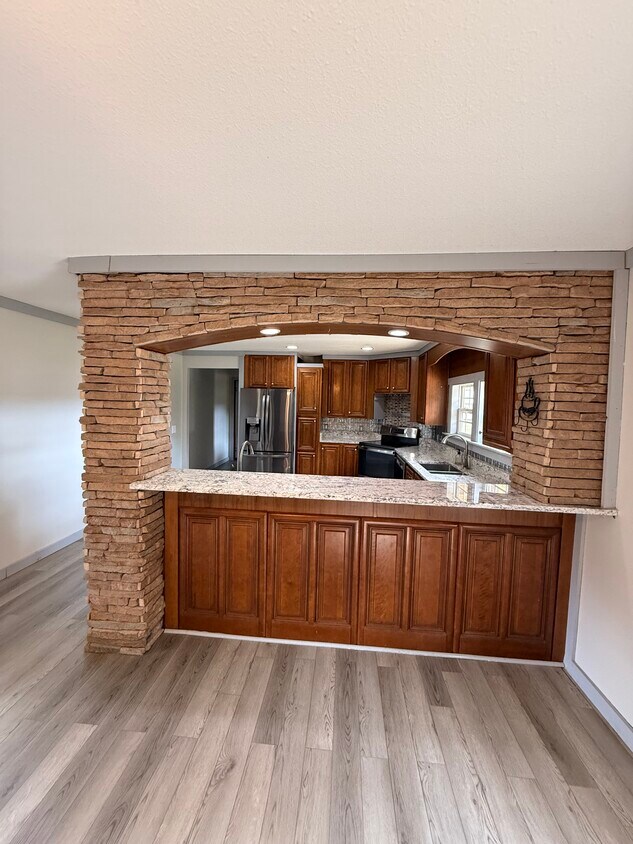 Foto principal - 11188 E Nickens Rd