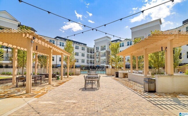 Foto del edificio - 3090 US-280