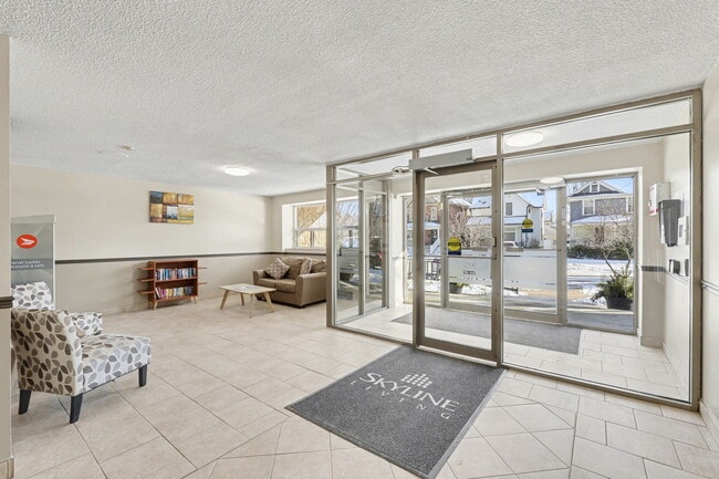 Building Photo - Mapleview Manor Apartments