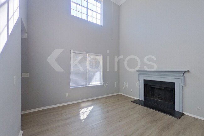 Foto del edificio - 3160 Creekwood Dr