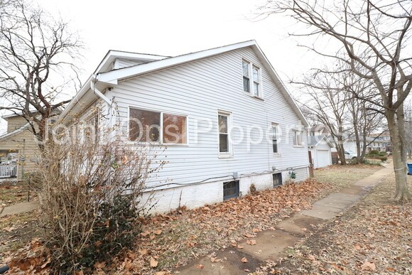 Building Photo - 3601 Commonwealth Ave