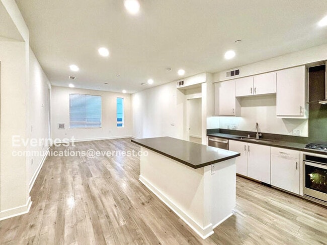 Building Photo - 2226 Nolita