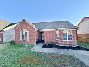 Building Photo - 5827 Hickory Nutt Ln