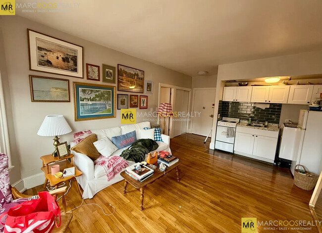 Foto del edificio - 223 Newbury St