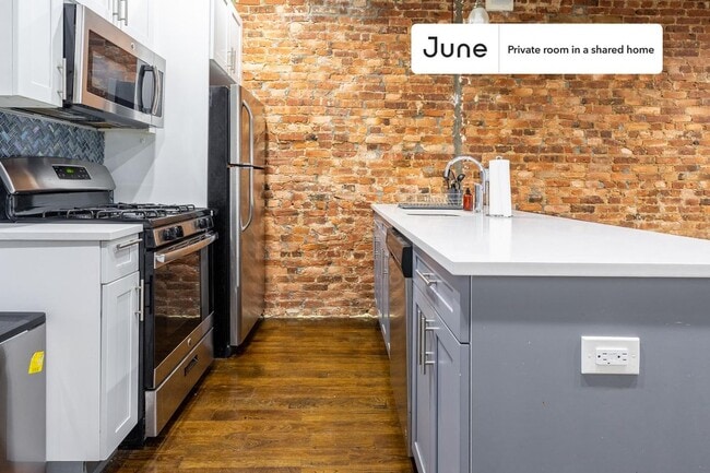 Building Photo - Room in Shared 4 bed/2 bath home in Bushwick