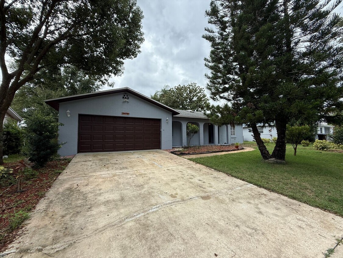 Foto principal - Englewood Park 3 bedroom, 2 bath available...