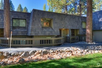 Building Photo - 861 Southwood Blvd