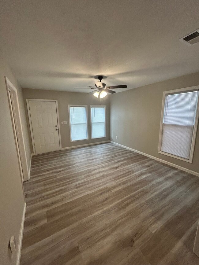 Living Room - 1003 W 46th St