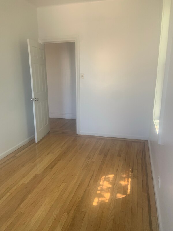Foto del edificio - 861 Kinsella St