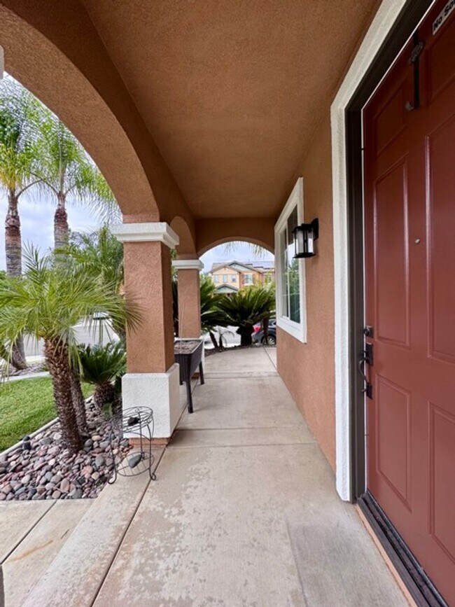 Foto del edificio - Large 4 bedroom Murrieta home with a loft ...