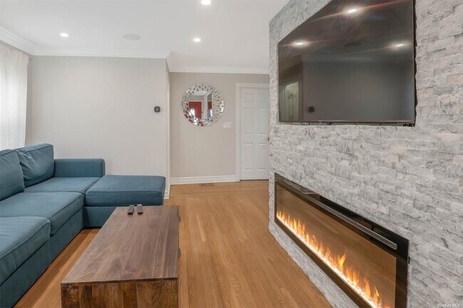 Foto del edificio - 130 Roxbury Rd S
