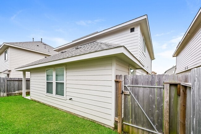 Building Photo - 18522 Medway River Trl