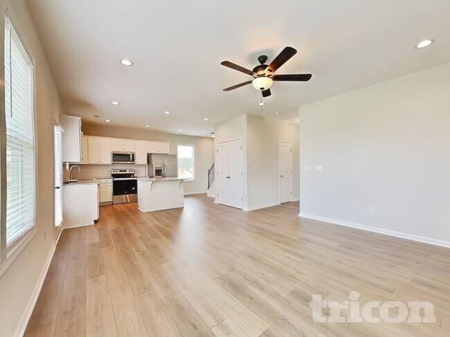 Foto del edificio - 77 Sawyer Ml Dr