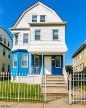 Building Photo - 867 S 17th St