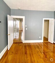 Building Photo - 284 Chelsea St