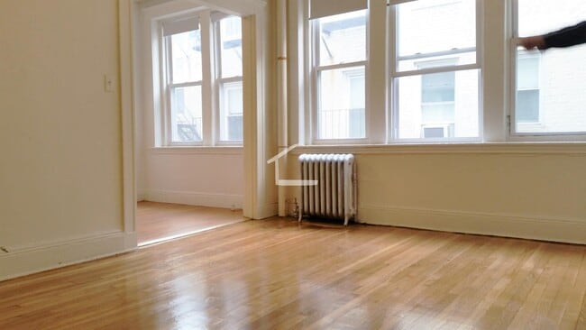 No Brokers Fee, Ho Security Deposit, Heat,... - No Brokers Fee, Ho Security Deposit, Heat,... Apartment