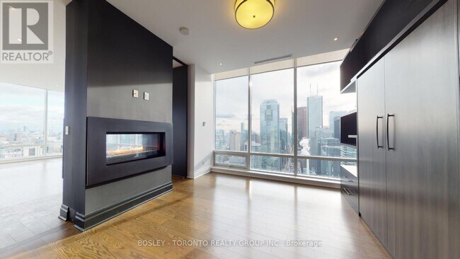 Building Photo - 295 Adelaide St W