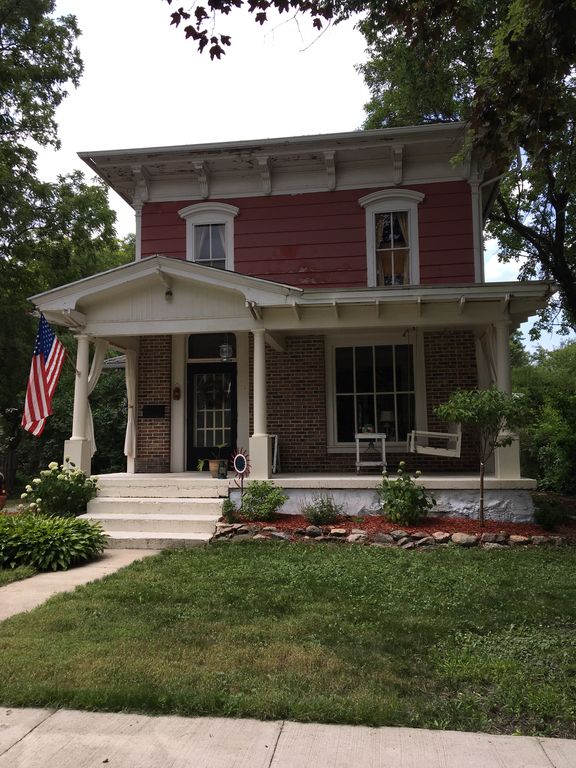 Primary Photo - 15 E Elm St