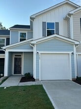Building Photo - 166 Parker Ln