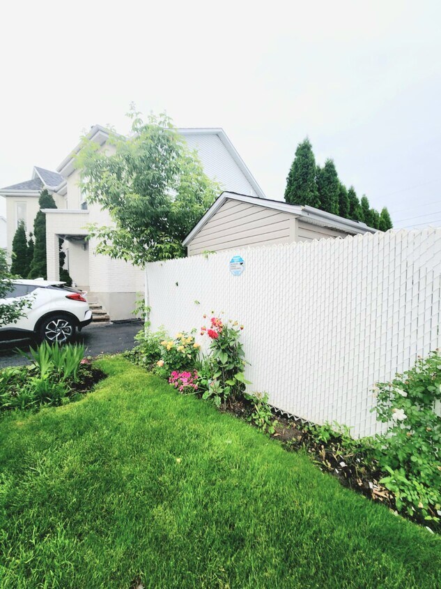 49 De VilleMarie Rue, SaintConstant, QC J5A 2L7 Townhouse for Rent