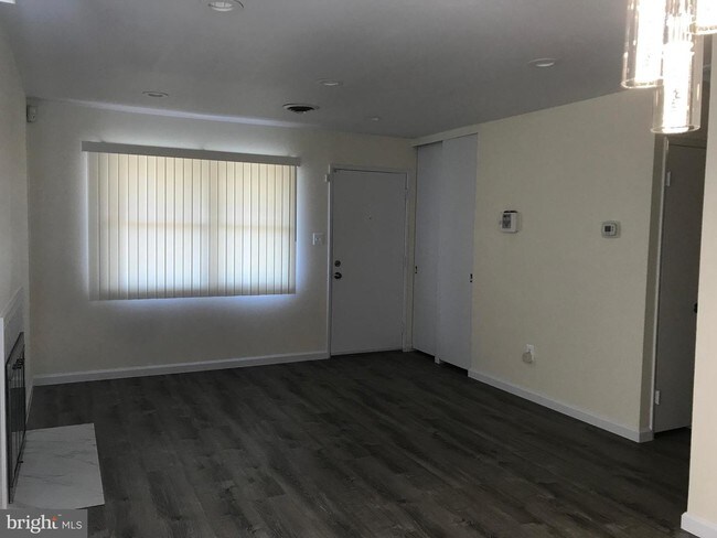 Foto del edificio - 7608 Heritage Dr
