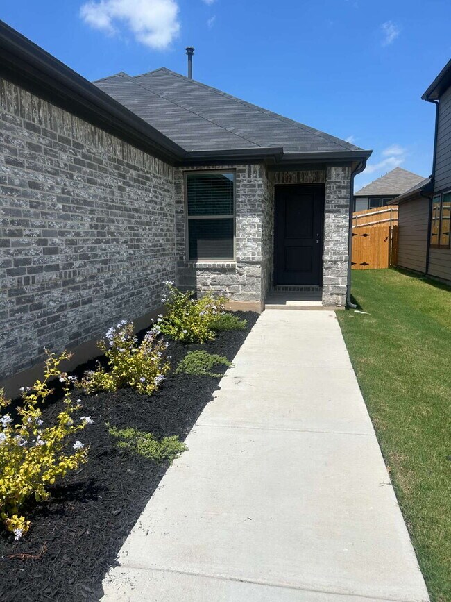 Foto del edificio - Beautiful, brand new four bedroom, two bathroom home for rent!