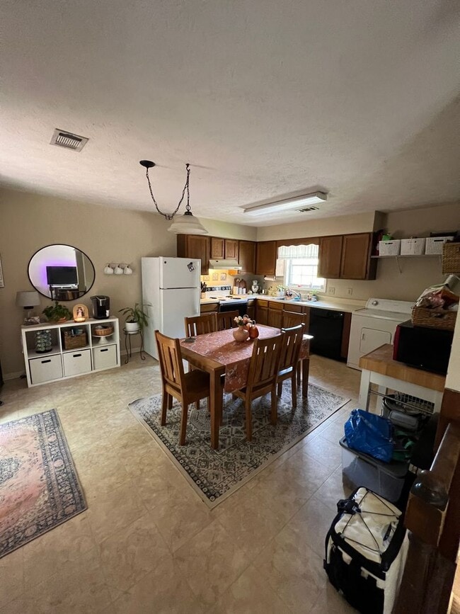 Photo - Great Townhome in a Great Location!