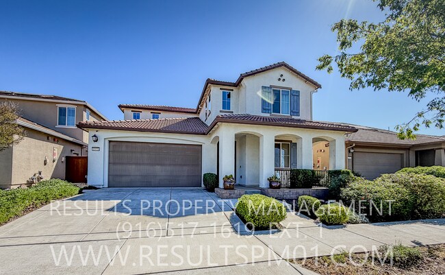 Foto del edificio - Gorgeous Former Model 4 Bed 3 Bath Woodland