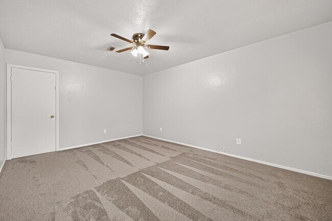 Building Photo - 24050 Spring Briar Ln