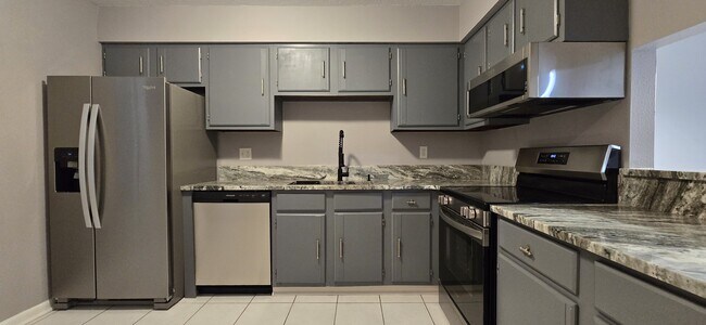 Foto del edificio - 130 E Johnson Ave