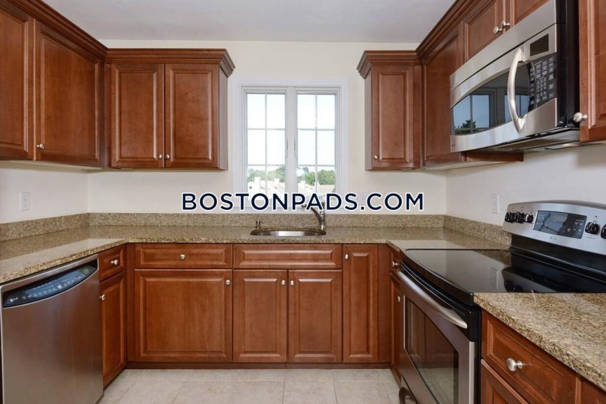 410 Salem St, Wakefield, MA 01880 Condo for Rent in Wakefield, MA