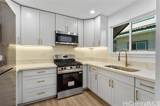 Foto del edificio - 1861 Kapiolani Blvd