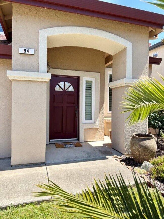 Foto del edificio - Coveted Napa Yacht Club 3 Bedrooms, 2 1/2 Bathrooms, w/ 1st Level Primary Bedroom/Bath