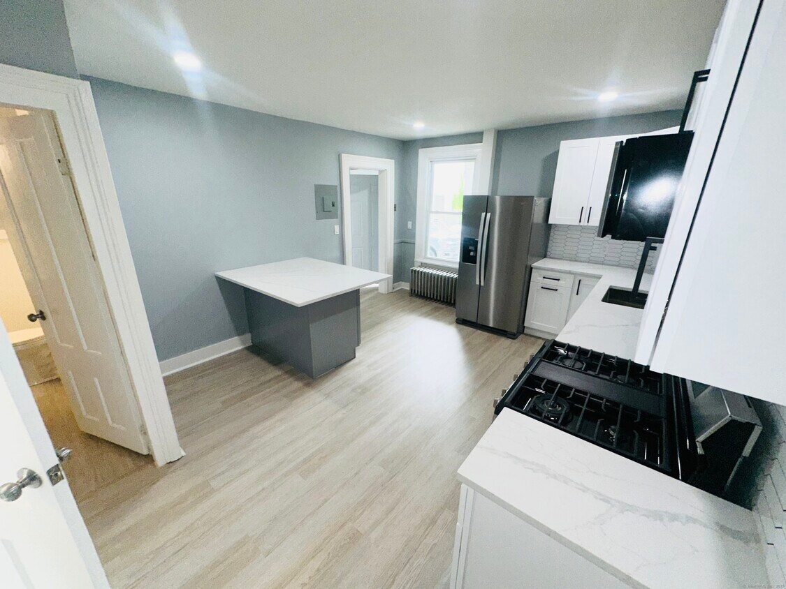 Foto principal - 576 Winthrop Ave