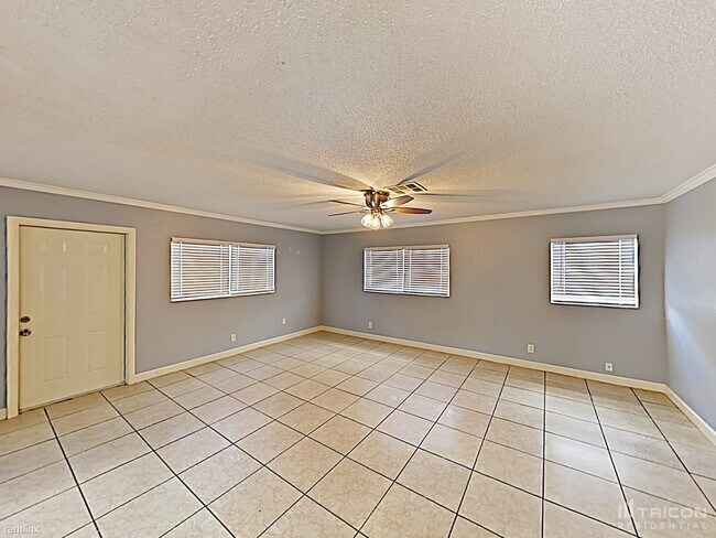Building Photo - 5774 Papaya Rd