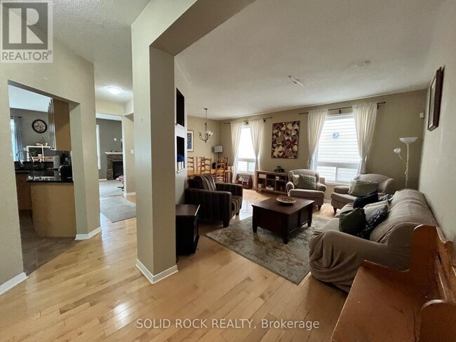 Building Photo - 409 Amar Ln