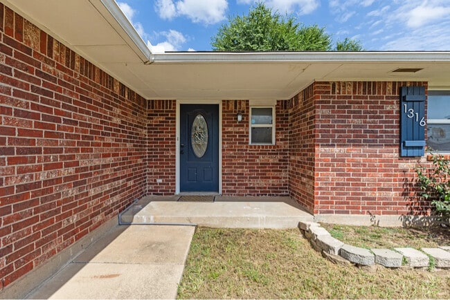 Photo - 1316 Sunrise Dr House