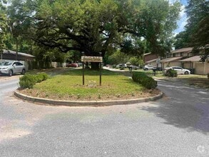 Building Photo - 7150 Dogwood Terrace Dr