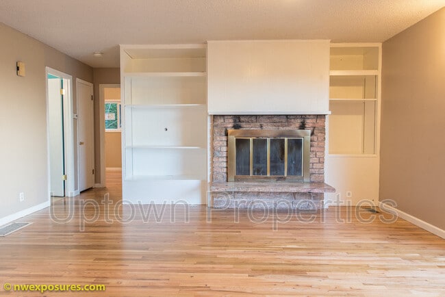 Building Photo - 12025 SW 64th Ave