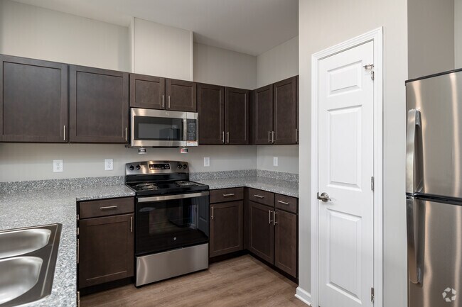 2HAB, 1BA - 1,087 ft² - Cocina - Union at Stonecrest (55+ Active Adults)