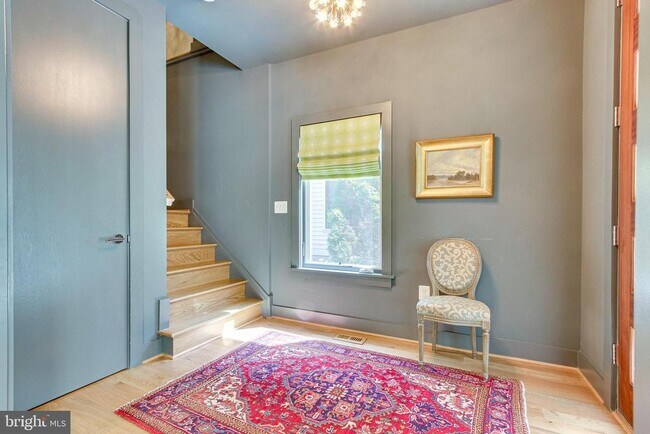 Building Photo - 2533 N Utah St